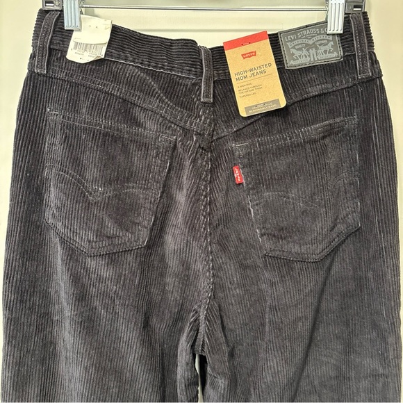 NWT Levi's High Waisted Black Tapered Corduroy Mom Jeans Pants Size 30 X 30 - Picture 1 of 13